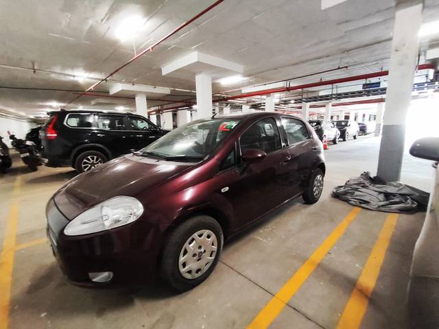 https://images10.gaadi.com/usedcar_image/4547389/original/fc3ca16b-b27b-473b-9c6e-4300a59a8823.jpg?imwidth=6401