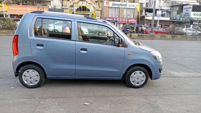 https://images10.gaadi.com/usedcar_image/4547395/original/processed_ee21aca748fcf9109cf44a83f7c8867a.jpg?imwidth=6401