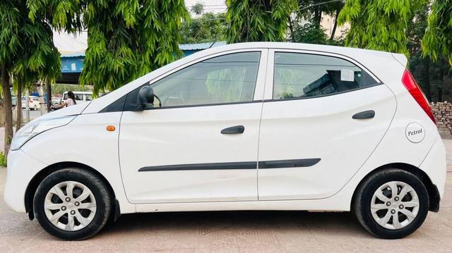 https://images10.gaadi.com/usedcar_image/4547401/original/processed_790c8fdfb3f7a4d4d32d96b518adbc3b.jpg?imwidth=6402