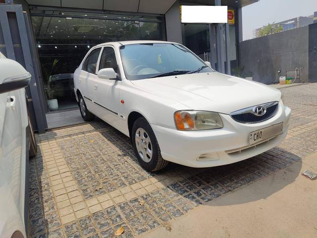 https://images10.gaadi.com/usedcar_image/4547402/original/processed_561feb94a9b891988e1bd5bbd7bd1c0d.jpg?imwidth=6402