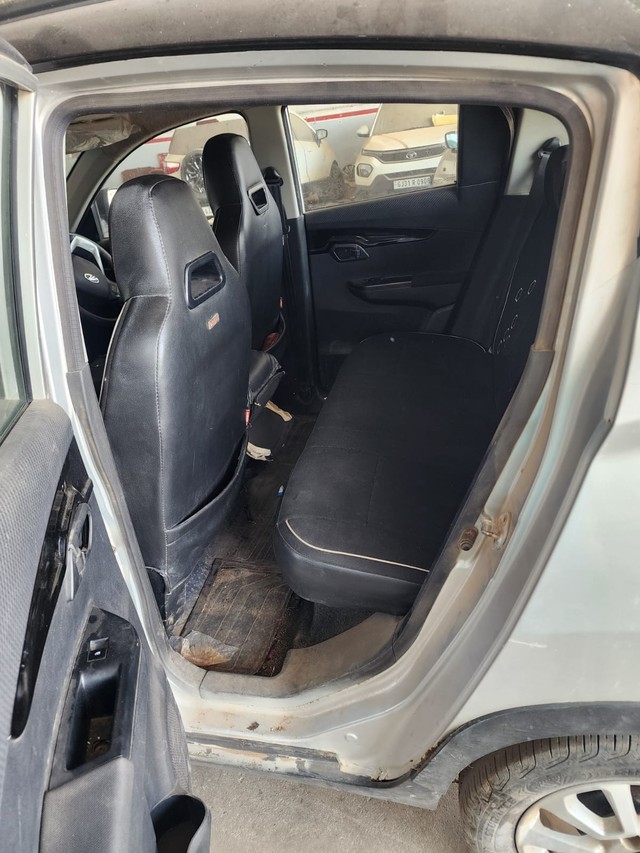 Second-hand 2017 Mahindra KUV 100 NXT G80 K8 for sale in Sabarkantha-8