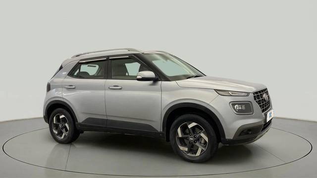 https://images10.gaadi.com/usedcar_image/4547414/original/c84e5ef5a6c3ee80121125ca3c601a78.jpg?imwidth=6400
