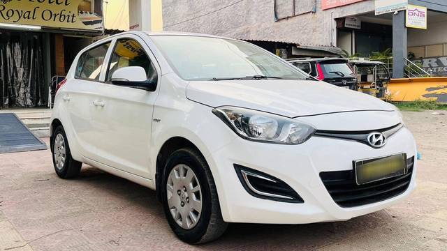 https://images10.gaadi.com/usedcar_image/4547416/original/processed_0dda20ad2e60e2e12f31b9b85d1f8567.jpg?imwidth=6400