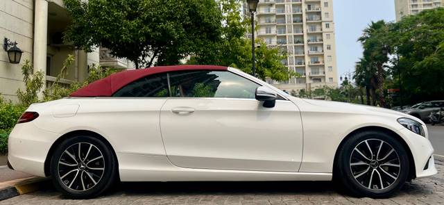 https://images10.gaadi.com/usedcar_image/4547425/original/2fcf625280783bbbfbbf75de805e1eef.jpg?imwidth=6402
