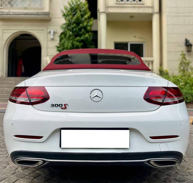 https://images10.gaadi.com/usedcar_image/4547425/original/processed_8a49306f0dcbfd4aa9a5f4ce08345caa.jpg?imwidth=6401
