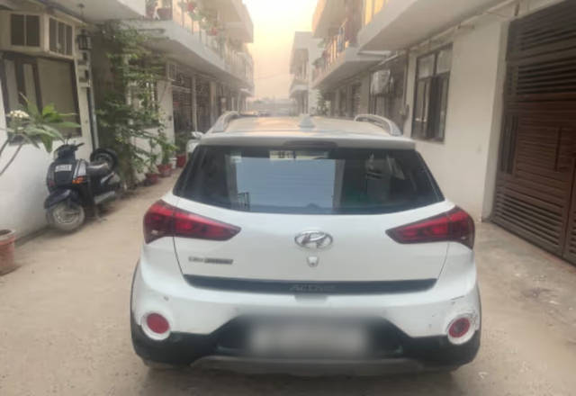 https://images10.gaadi.com/usedcar_image/4547430/original/f09750be-d9d1-4ec4-8219-2f561bccd649.?imwidth=6401