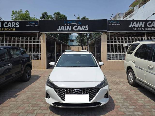 https://images10.gaadi.com/usedcar_image/4547439/original/processed_4a73df789cd7cdc4101c14592ffc9f78.jpg?imwidth=6402