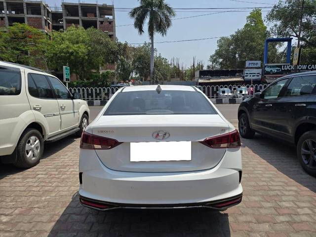 https://images10.gaadi.com/usedcar_image/4547439/original/processed_fb9481d706bd1ce7e073c0c45e5f7db9.jpg?imwidth=6401