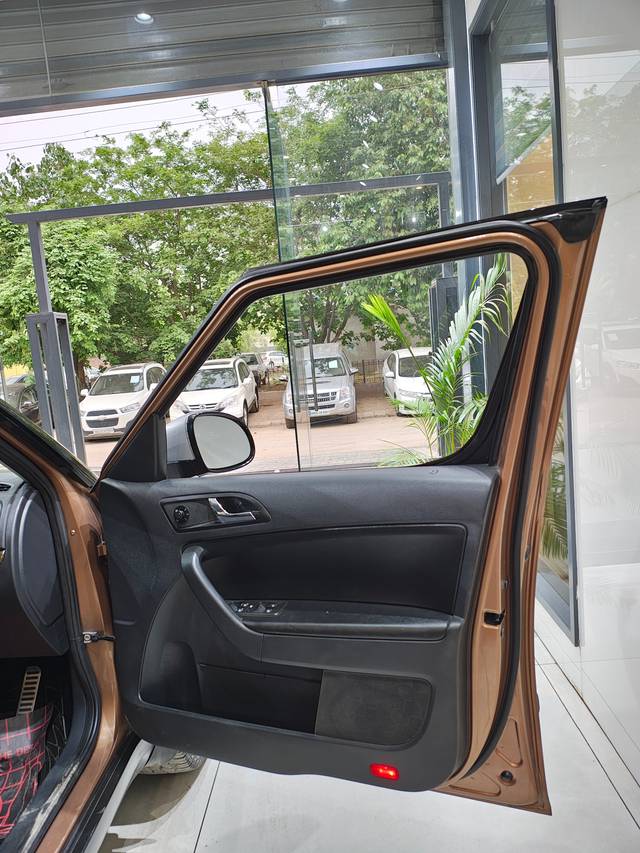 https://images10.gaadi.com/usedcar_image/4547443/original/eb23a311ae8eb769fdb439610b848be9.jpg?imwidth=6402