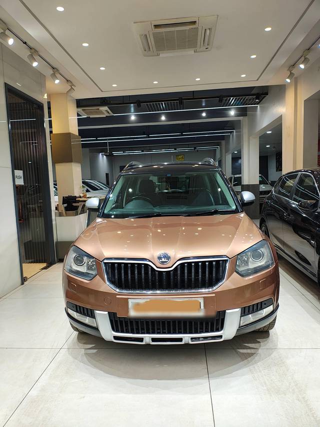 https://images10.gaadi.com/usedcar_image/4547443/original/processed_042a72a5af3bea4d28fe28dcb97d083c.jpg?imwidth=6400