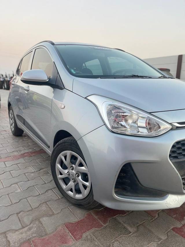 https://images10.gaadi.com/usedcar_image/4547450/original/f19b5e83a892667480c85f745a27d8da.jpg?imwidth=6400