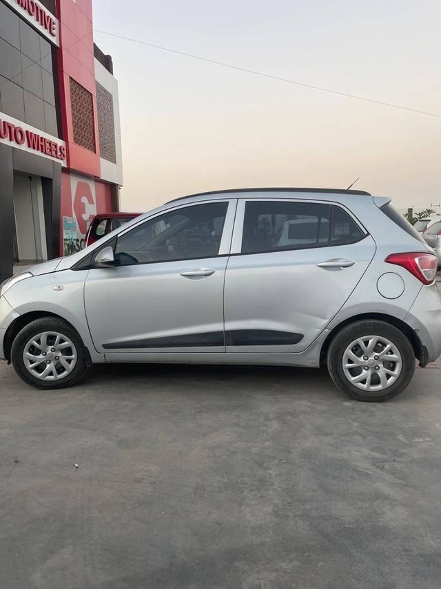 Hyundai Grand i10 Magna CNG Second-hand 2019 Hyundai Grand i10 Magna CNG for sale in Sabarkantha-3