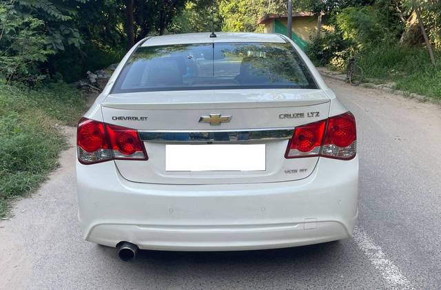 https://images10.gaadi.com/usedcar_image/4547452/original/processed_d3ea45006cd683d7e11e4b1f9026c795.jpg?imwidth=6402