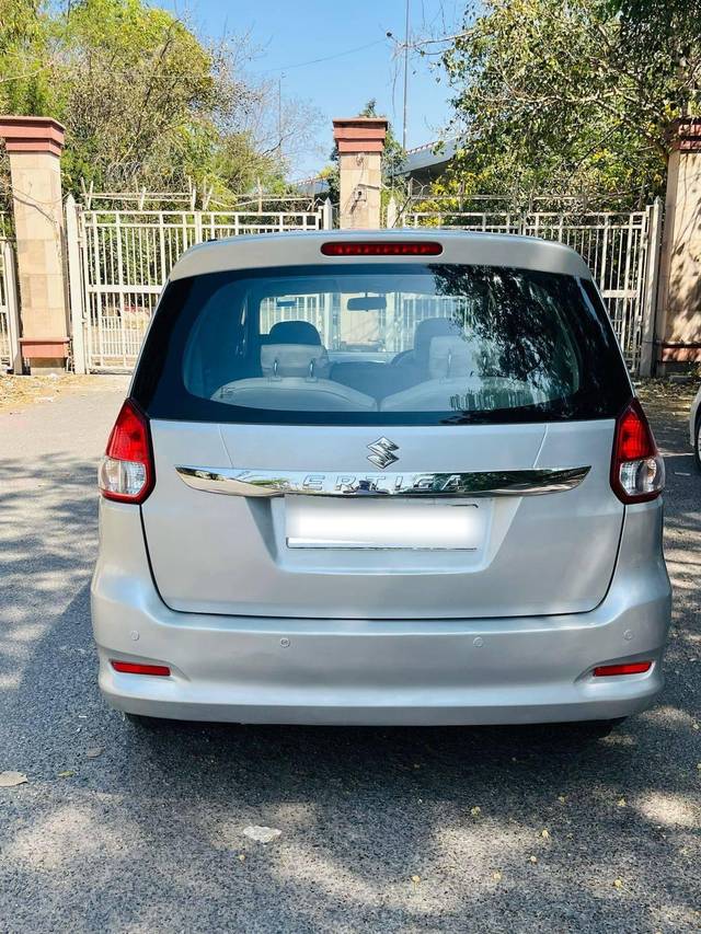 https://images10.gaadi.com/usedcar_image/4547471/original/processed_e96308144486c51466cf453b205fca3c.jpg?imwidth=6402
