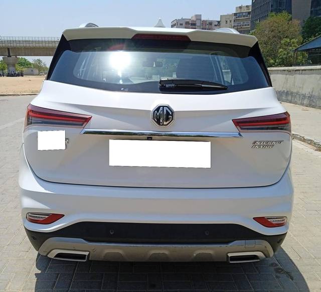 https://images10.gaadi.com/usedcar_image/4547474/original/processed_8a2d54f95d2163168b17f3617a0eff40.jpg?imwidth=6402