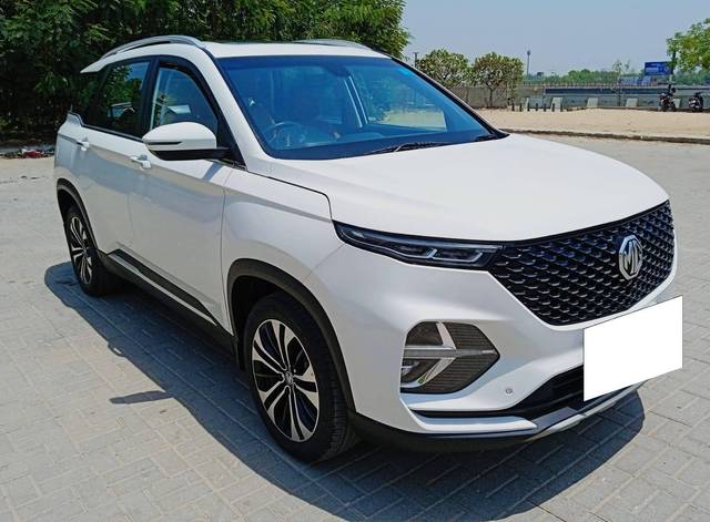 https://images10.gaadi.com/usedcar_image/4547474/original/processed_f212168d619c391cf0d0f07e4d215128.jpg?imwidth=6400