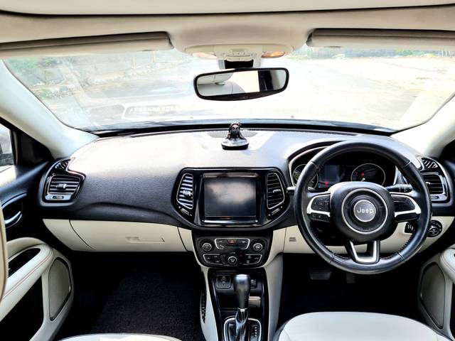 https://images10.gaadi.com/usedcar_image/4547476/original/70315d0c7334299fbd08aeb5225cb19f.jpg?imwidth=6402