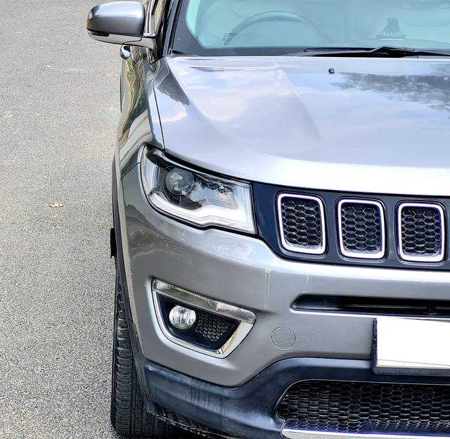 https://images10.gaadi.com/usedcar_image/4547476/original/processed_550cf63f677e6b79f10d35d6286e54bd.jpg?imwidth=6401