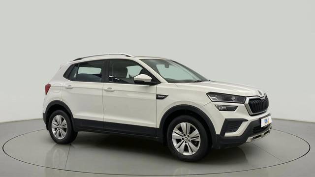 https://images10.gaadi.com/usedcar_image/4547489/original/e7553e66bd0b3c9de66c00c555bc3616.jpg?imwidth=6400