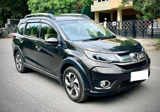 https://images10.gaadi.com/usedcar_image/4547509/original/processed_36b63d0d6572857ef7ce958a255bc6de.jpg?imwidth=6400