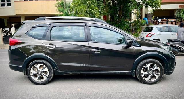https://images10.gaadi.com/usedcar_image/4547509/original/processed_eb4c8897500fb7860bd3da18059b61cd.jpg?imwidth=6401