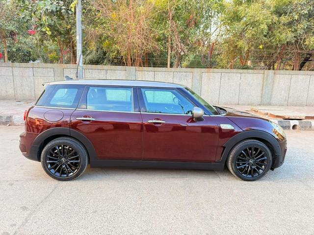 https://images10.gaadi.com/usedcar_image/4547510/original/66e71bbac49f64d6f6f5de1abb7643b2.jpg?imwidth=6401
