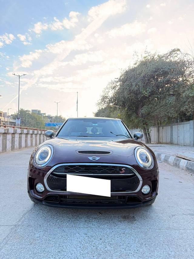 https://images10.gaadi.com/usedcar_image/4547510/original/processed_10b8bab72b05999a6467d681e46b994a.jpg?imwidth=6400