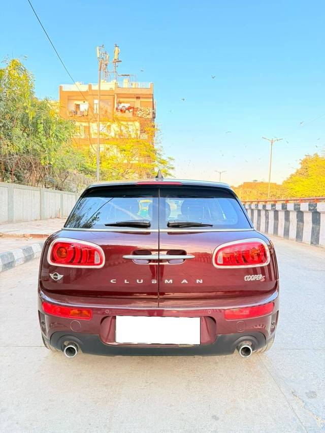 https://images10.gaadi.com/usedcar_image/4547510/original/processed_7fadaff5b4cb8b224aac0840e23efbcd.jpg?imwidth=6402
