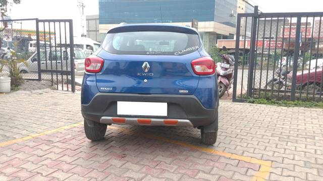 https://images10.gaadi.com/usedcar_image/4547576/original/processed_14d1fcdd2b575fcf7a57ffc8c7242710.jpg?imwidth=6402