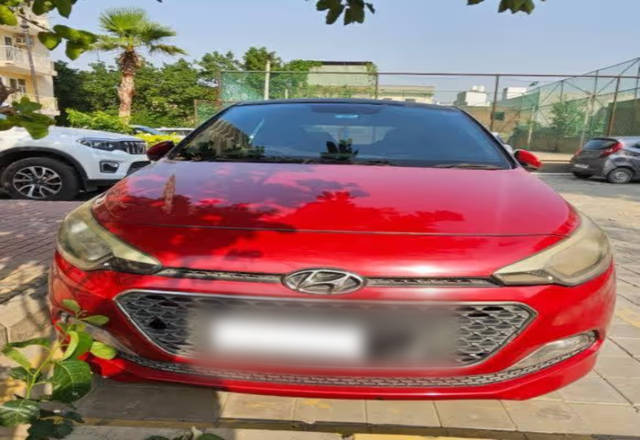 https://images10.gaadi.com/usedcar_image/4547577/original/d68132da-e1c3-42fd-8426-35b790047190.?imwidth=6402