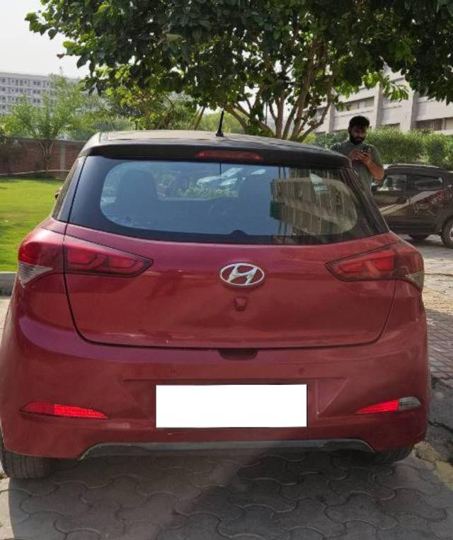 https://images10.gaadi.com/usedcar_image/4547577/original/processed_68083428-ba10-4728-b3e4-51bb3e4c03df.jpg?imwidth=6401