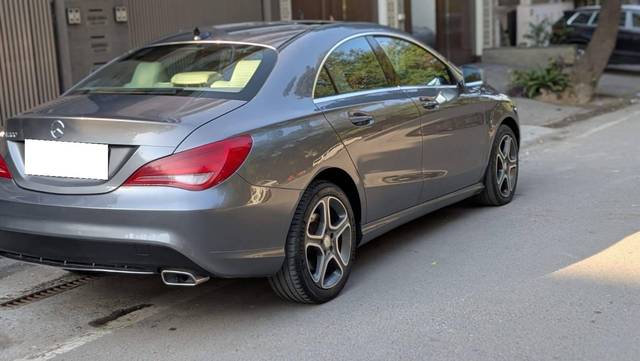 https://images10.gaadi.com/usedcar_image/4547583/original/processed_2786a66d24e1b1b226c43db0e6f22a1f.jpg?imwidth=6401
