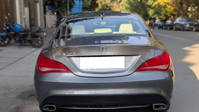 https://images10.gaadi.com/usedcar_image/4547583/original/processed_38d7ea194cc2ba77d4b1d4c66ddebe41.jpg?imwidth=6402
