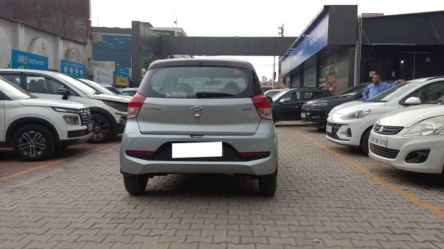 https://images10.gaadi.com/usedcar_image/4547584/original/processed_16281b2f5e87aa2c147e22e070aa606f.jpg?imwidth=6401