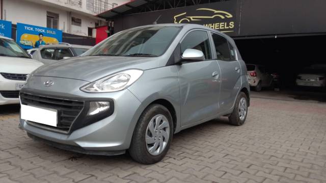 https://images10.gaadi.com/usedcar_image/4547584/original/processed_1fbb4f543bd57ae97e6ef8ceefe0f74a.jpg?imwidth=6400
