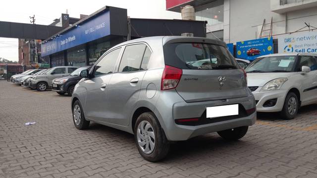 https://images10.gaadi.com/usedcar_image/4547584/original/processed_b531984de8a26a5eb41e6a020ef8c0fb.jpg?imwidth=6402