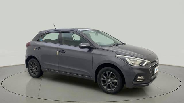 https://images10.gaadi.com/usedcar_image/4547592/original/86f3ebdd1d6eb158860866bb5809d7fa.jpg?imwidth=6400