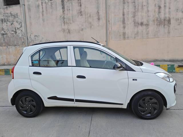https://images10.gaadi.com/usedcar_image/4547599/original/processed_95d16b7ea82f2d4981a0a0706340e225.jpg?imwidth=6401
