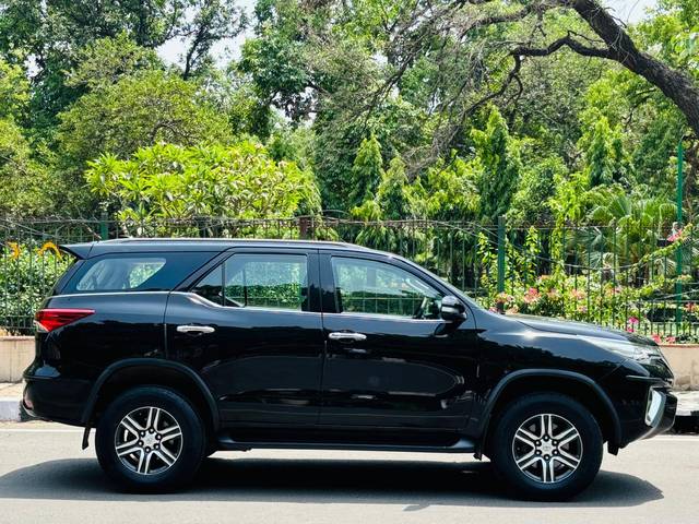 https://images10.gaadi.com/usedcar_image/4547603/original/bc05cd1f85169274cf73670cb2f5c53b.jpg?imwidth=6401