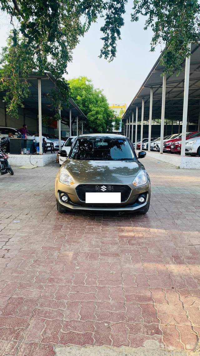 https://images10.gaadi.com/usedcar_image/4547614/original/processed_2b4ce78d-5840-477f-b3d2-df1a526af34c.jpg?imwidth=6400