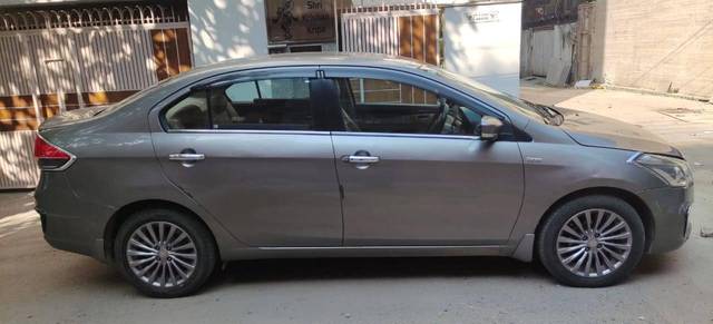 https://images10.gaadi.com/usedcar_image/4547616/original/processed_94daeb05-5692-4d29-8ddb-fcb3f8a774dc.jpg?imwidth=6401