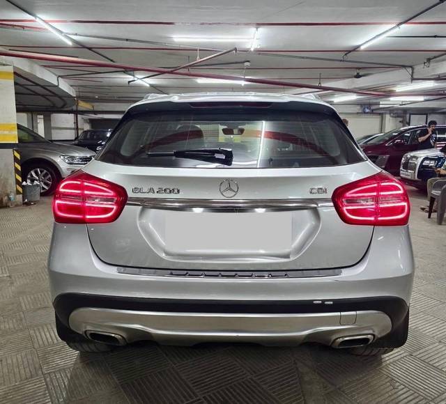 https://images10.gaadi.com/usedcar_image/4547624/original/processed_eed31f1e-05b7-48e0-adbf-c5f65309435e.jpg?imwidth=6401