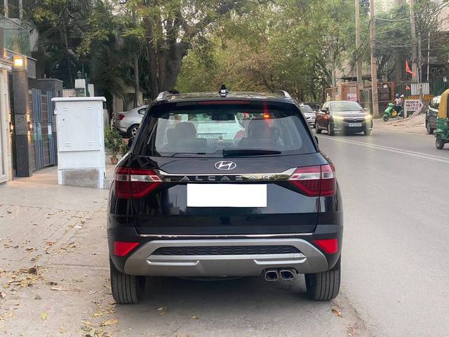 https://images10.gaadi.com/usedcar_image/4547630/original/processed_5d19234d33051c9d018901c2b16d85b7.jpg?imwidth=6402
