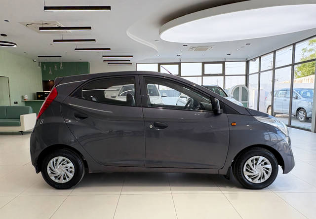 https://images10.gaadi.com/usedcar_image/4547637/original/87794d089feac00e37a8bb2cc8ac0a0e.jpg?imwidth=6401