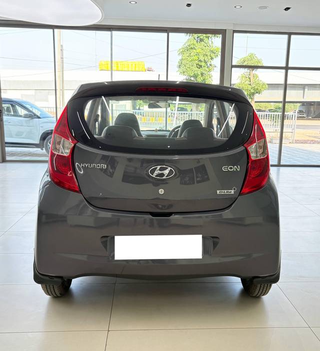 https://images10.gaadi.com/usedcar_image/4547637/original/processed_0d4ac46a8e28256e109eac7c3b42e30e.jpg?imwidth=6402