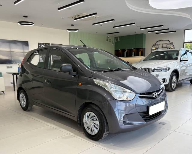 https://images10.gaadi.com/usedcar_image/4547637/original/processed_246ffad4f4b81b563a0c7533fd49d0f5.jpg?imwidth=6400