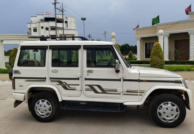https://images10.gaadi.com/usedcar_image/4547638/original/processed_d9b61187-d51f-4154-80d1-17639ec596cf.jpg?imwidth=6401