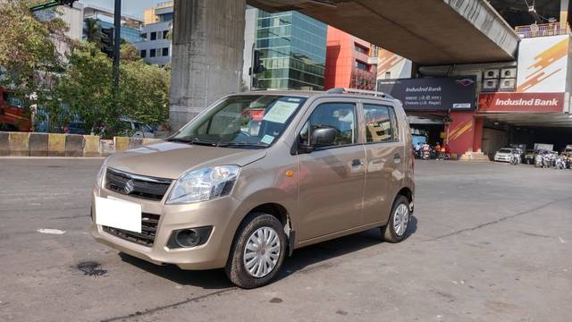 https://images10.gaadi.com/usedcar_image/4547642/original/processed_8114f88d42bd2c55178ece11420edb59.jpg?imwidth=6400
