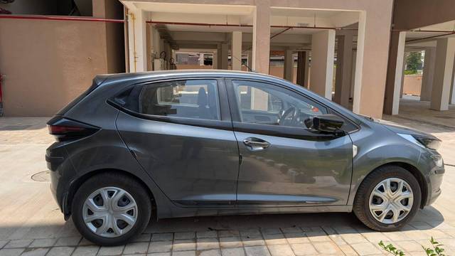 https://images10.gaadi.com/usedcar_image/4547659/original/processed_a2306724-c3ed-4d9d-af97-a4c49d9eebc8.jpg?imwidth=6400