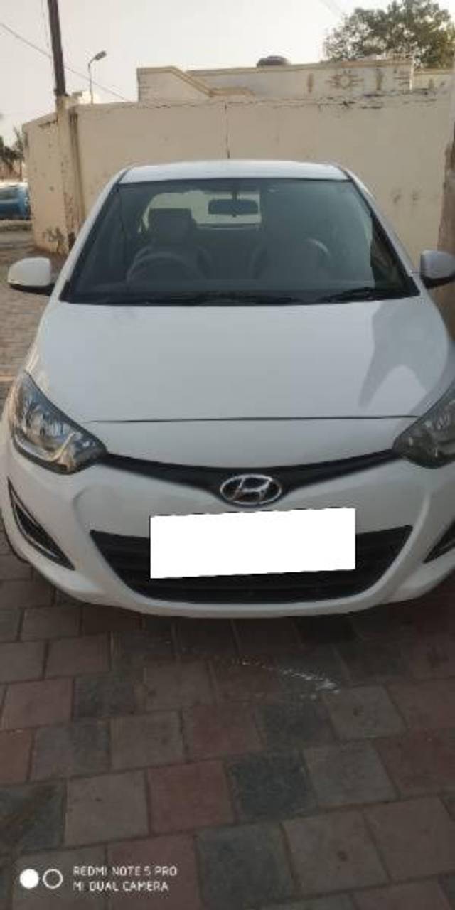 https://images10.gaadi.com/usedcar_image/4547675/original/processed_1806a076-d870-42d0-9f4a-52ce95d90716.jpg?imwidth=6401
